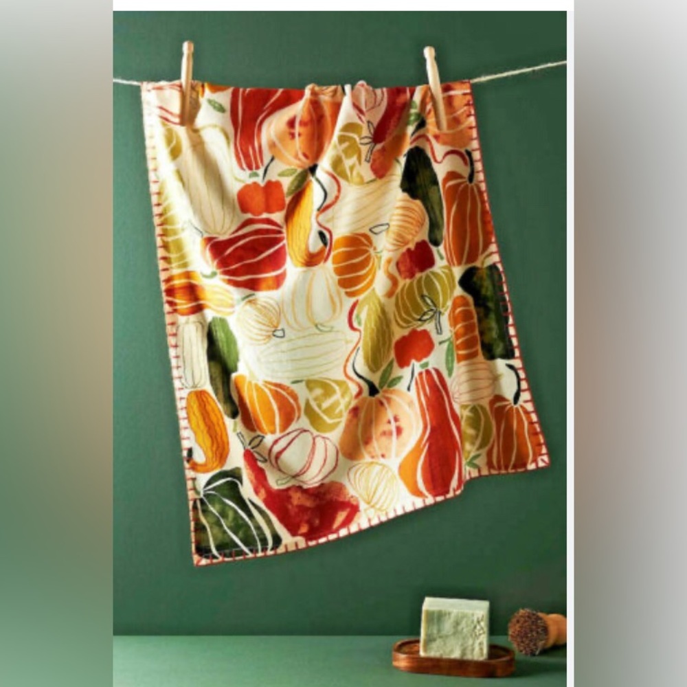 Anthropologie pumpkin dish towel!